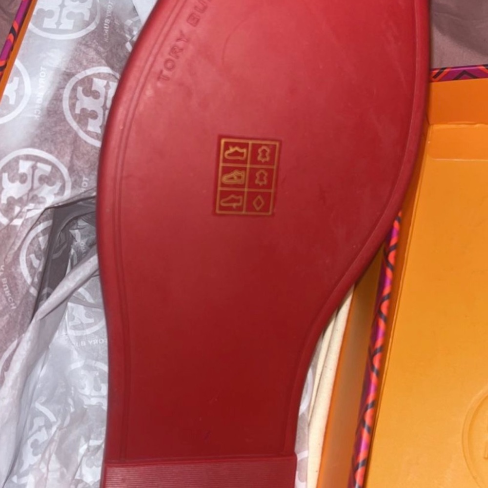 Size 7 Tory Burch sandals !